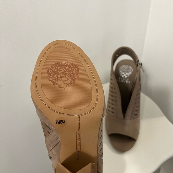 Vince Camuto Women's Tan Peep-Toe Heeled Sandals - Picture 5 of 9